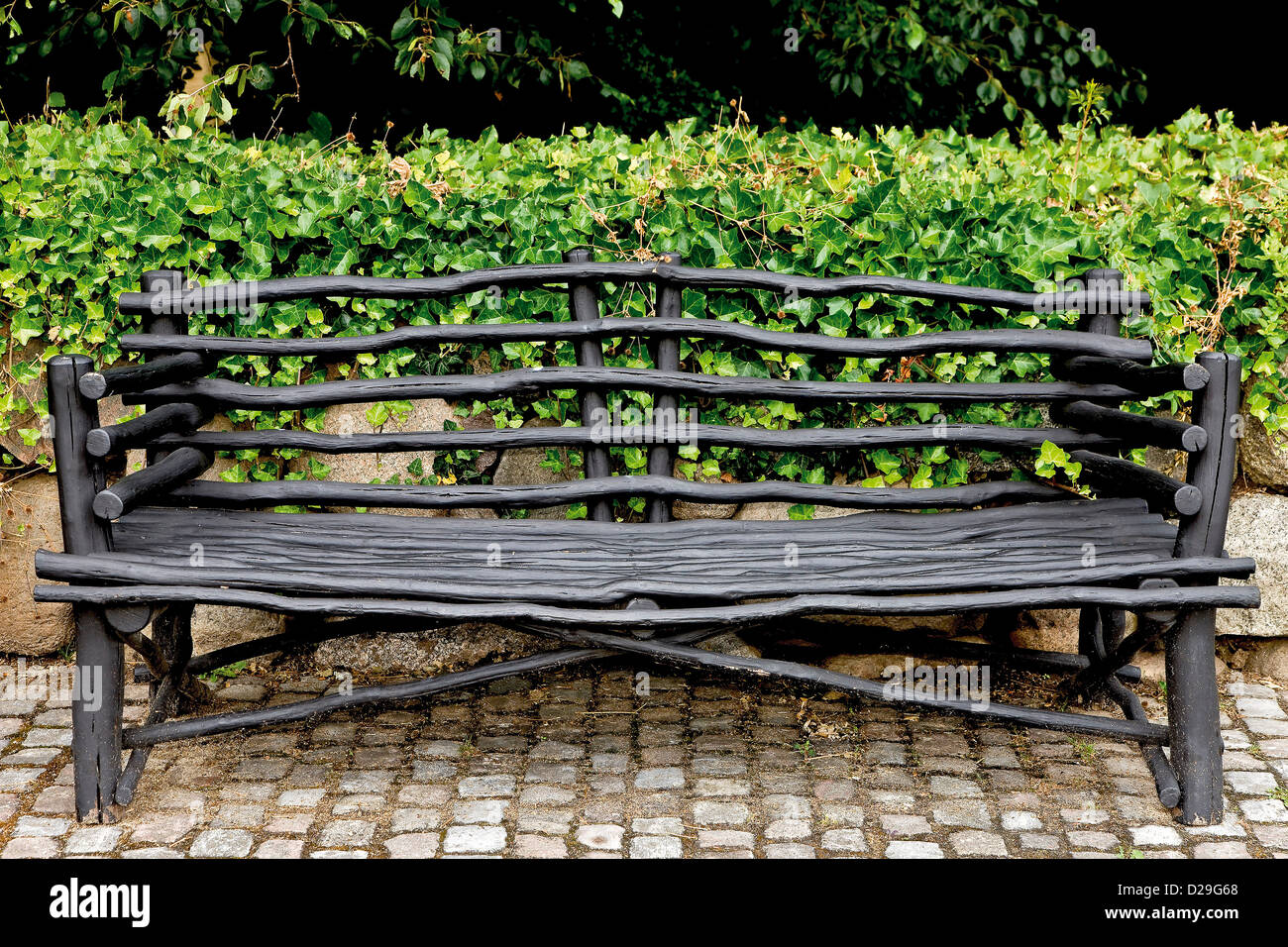 Banc De Jardin En Bois Rond Photo Stock Alamy
