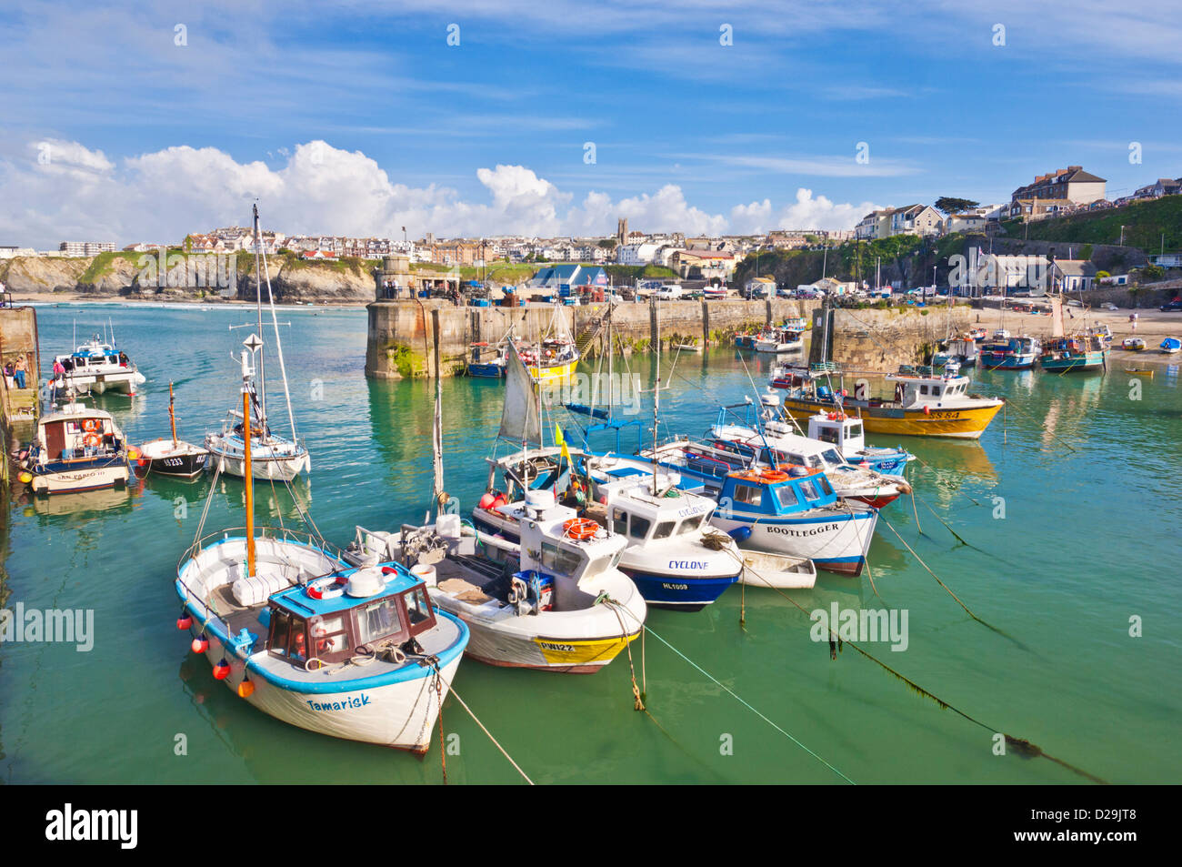 Les bateaux de pêche amarrés dans le port, Newquay, Cornwall, England, GB, le Royaume-Uni, l'Union européenne, de l'Europe Banque D'Images