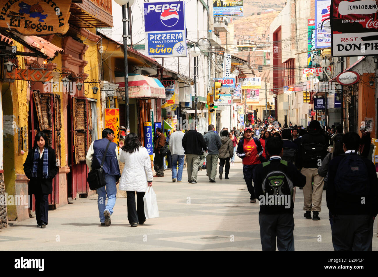 Main Street, Puno, Pérou Banque D'Images