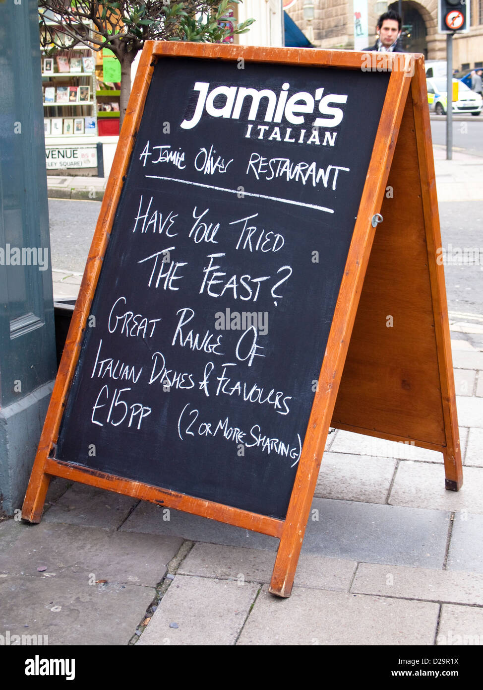 Un "conseil" à l'extérieur un Jamie's Italian Restaurant sur la rue Park à Bristol Banque D'Images