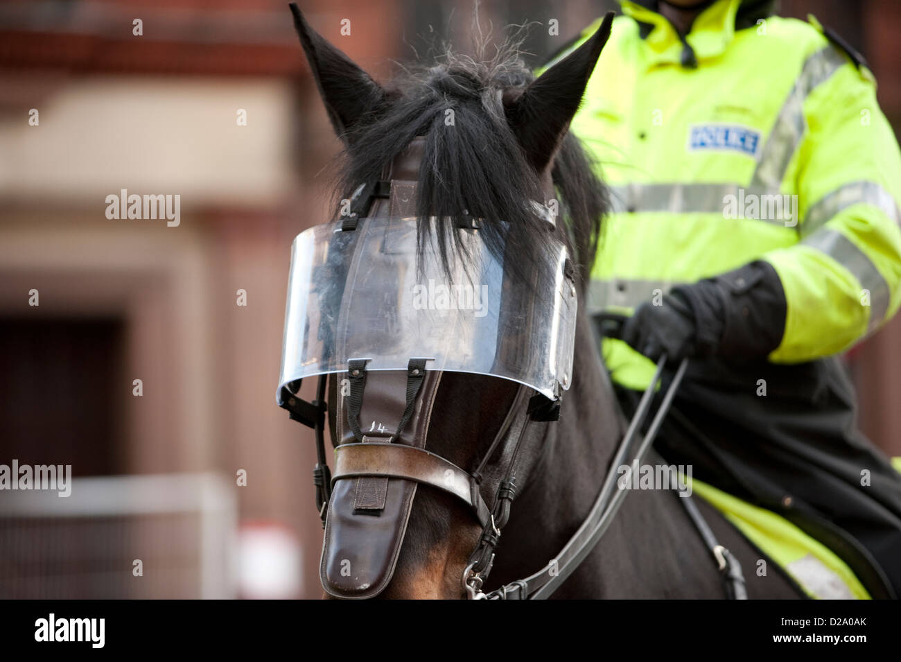 Riot Police cheval avec Eye Shield UK Banque D'Images