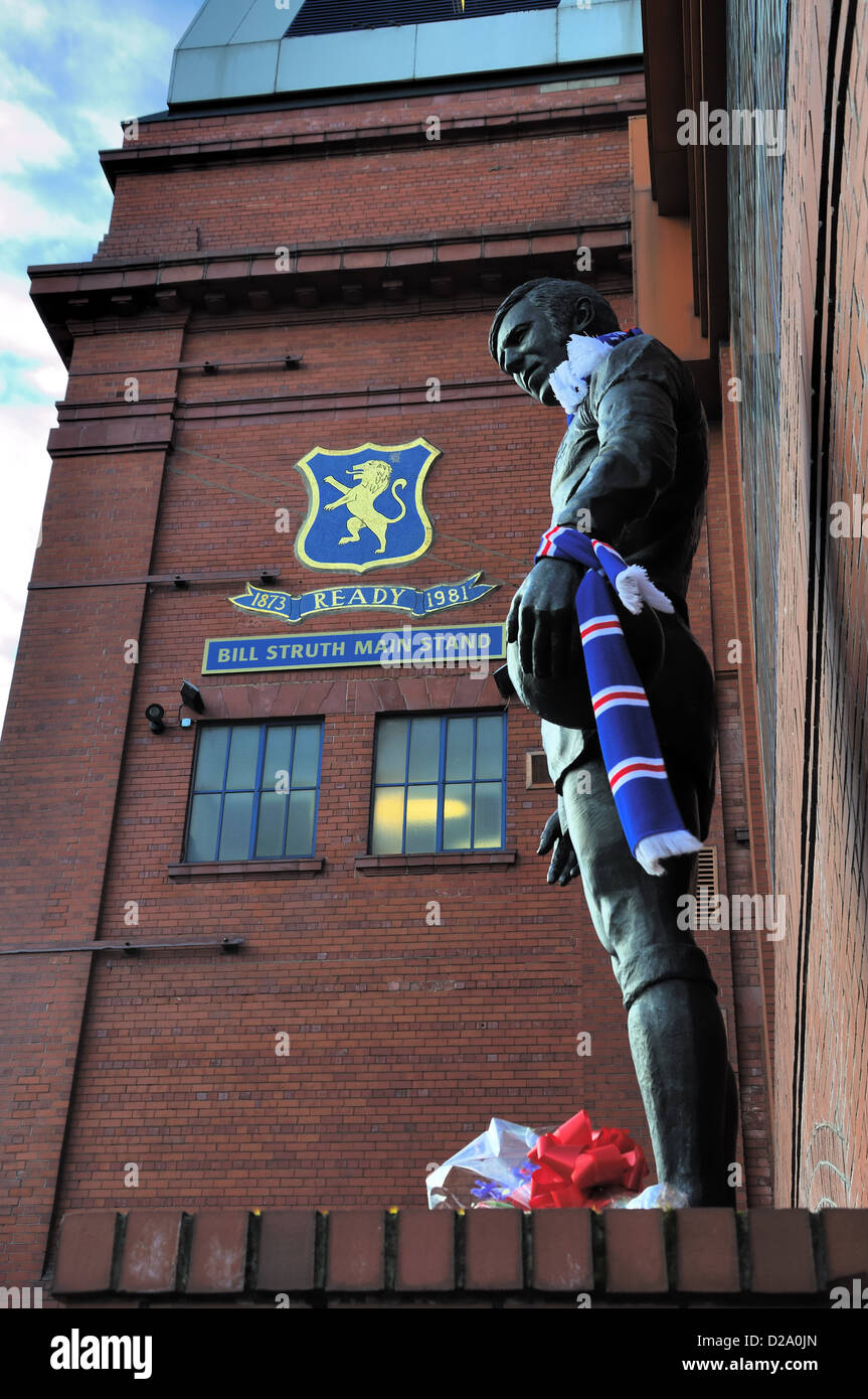 Statue de John Greig, Rangers Football Club player, le capitaine et, plus récemment, gestionnaire à Glasgow, Écosse, Royaume-Uni Banque D'Images