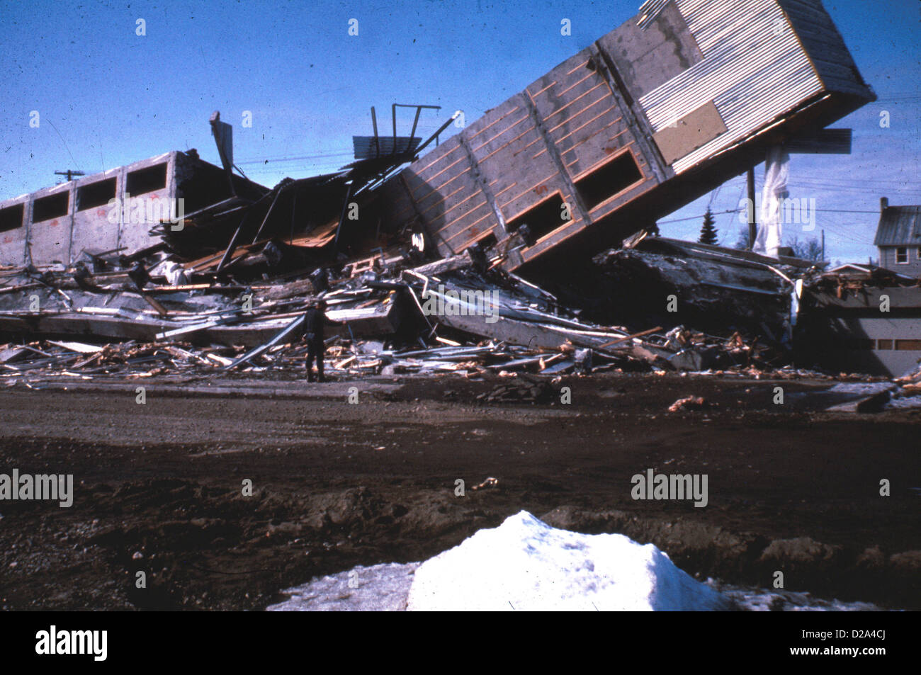 27 mars 1964 Tremblement de terre en Alaska 4 Seasons Apartments Dans Six-Story Lift-Slab Anchorage était bâtiment en béton armé qui Banque D'Images