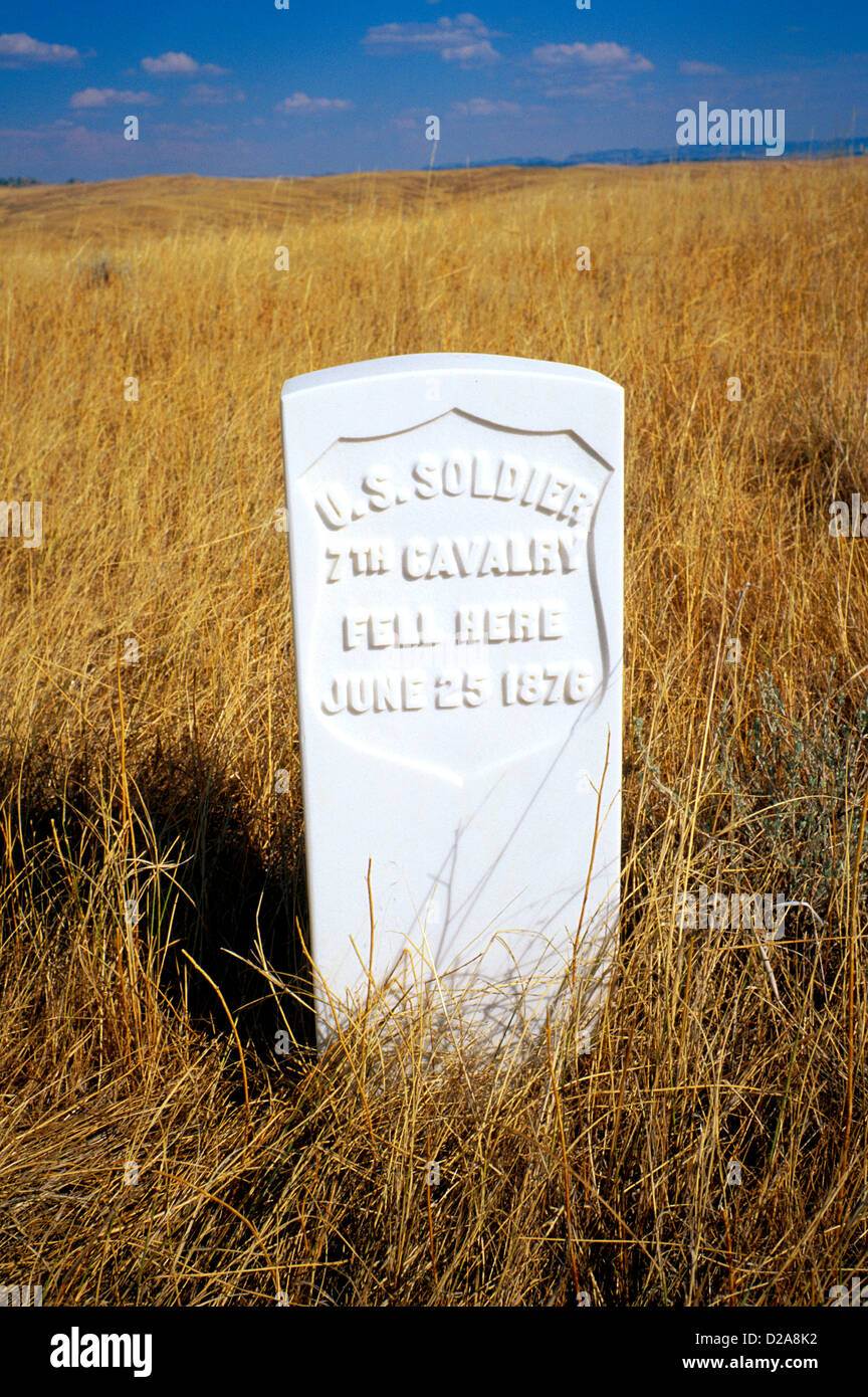 Montana, Little Big Horn National Monument. Marqueur pour le soldat américain tombé, 7e de cavalerie. 25 juin, 1876. Banque D'Images Montana, Little Big Horn National Monument. Marqueur pour le soldat américain tombé, 7e de cavalerie. 25 juin, 1876. Banque D'Images