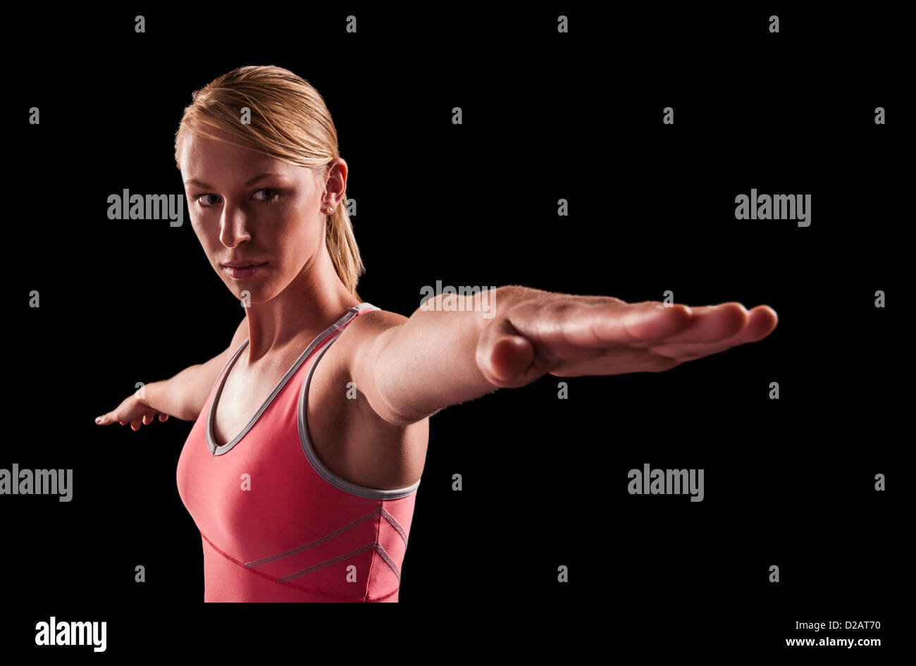 Woman practicing yoga Banque D'Images