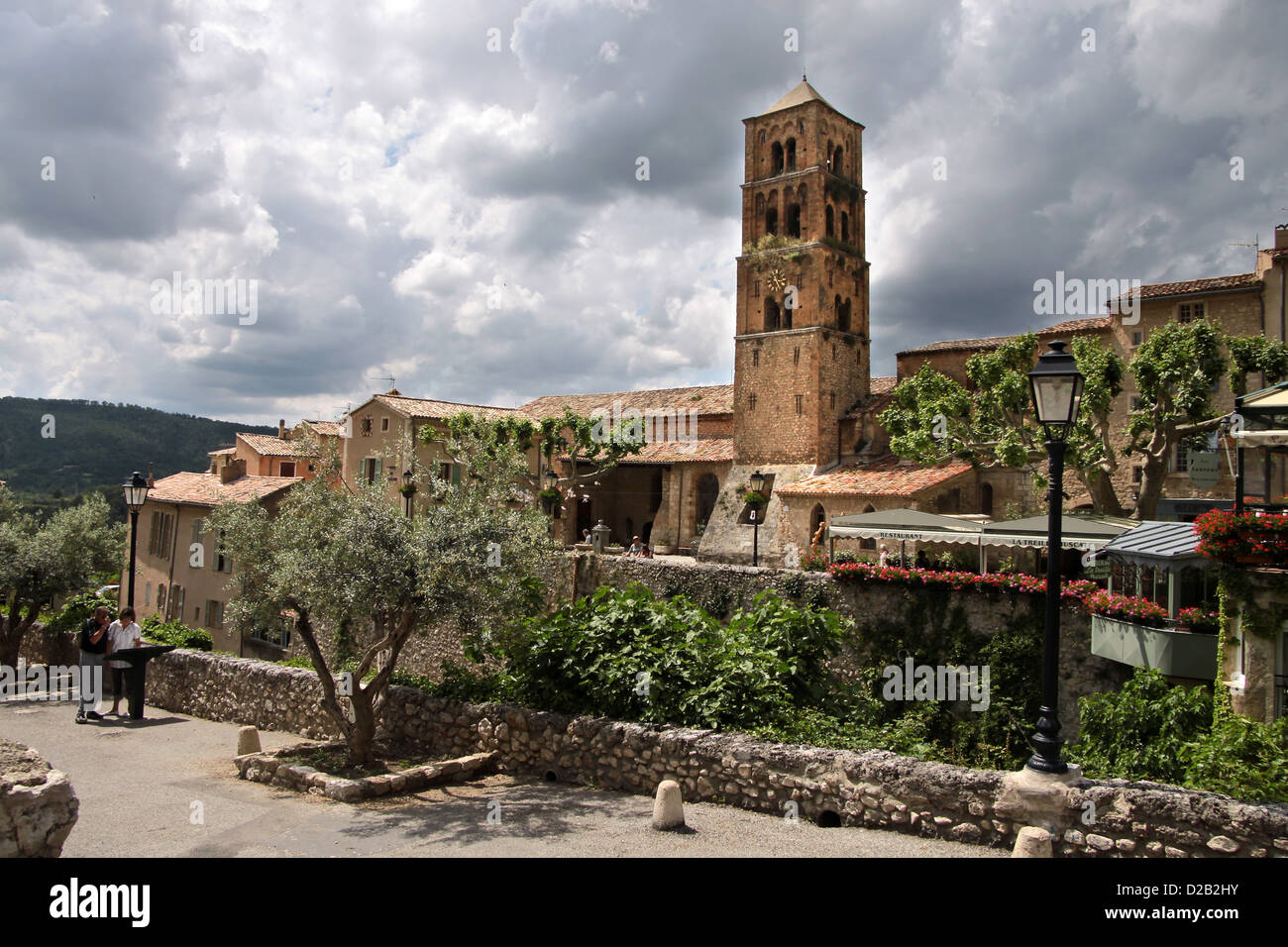 Le village de Moustiers-Sainte-Marie en Haute-Provence, France Banque D'Images