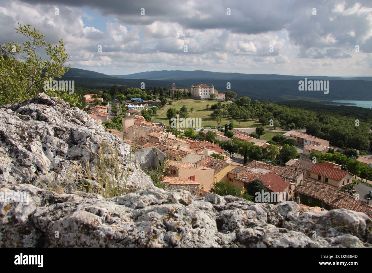 Le village d'Aiguines en Provence, France Banque D'Images