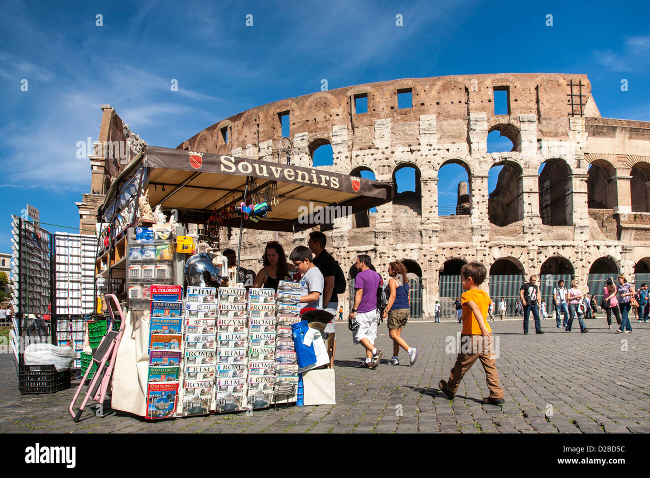 Stand de souvenirs, Colisée, Rome, Italie Banque D'Images