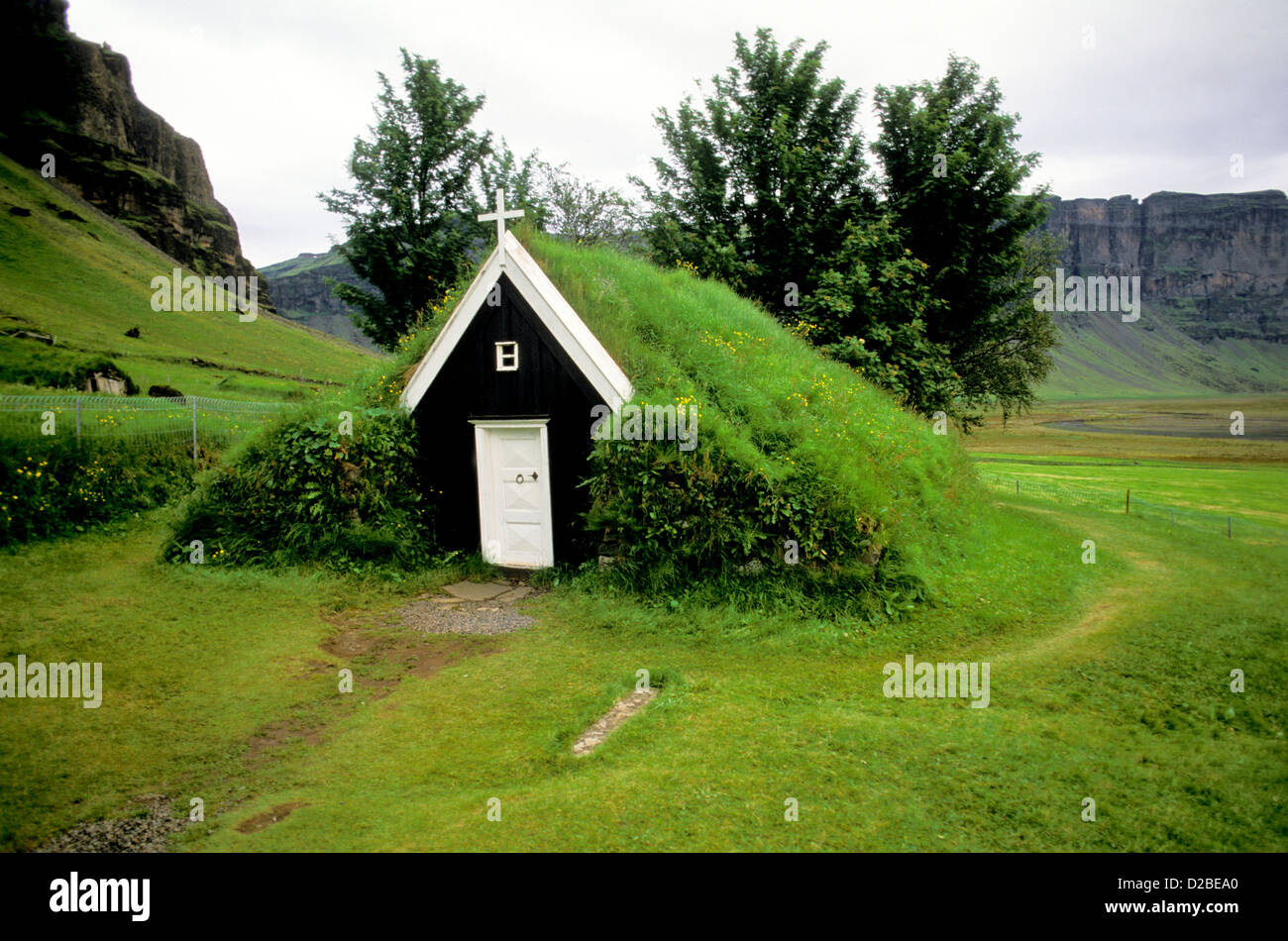 L'Islande, Nupsstadur ferme. 13e siècle l'Église d'herbe Banque D'Images