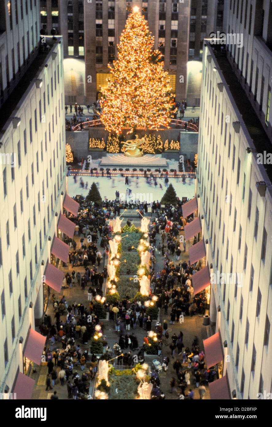 La ville de New York. Le Centre Rockefeller Décorées pour Noël, y compris arbre Banque D'Images