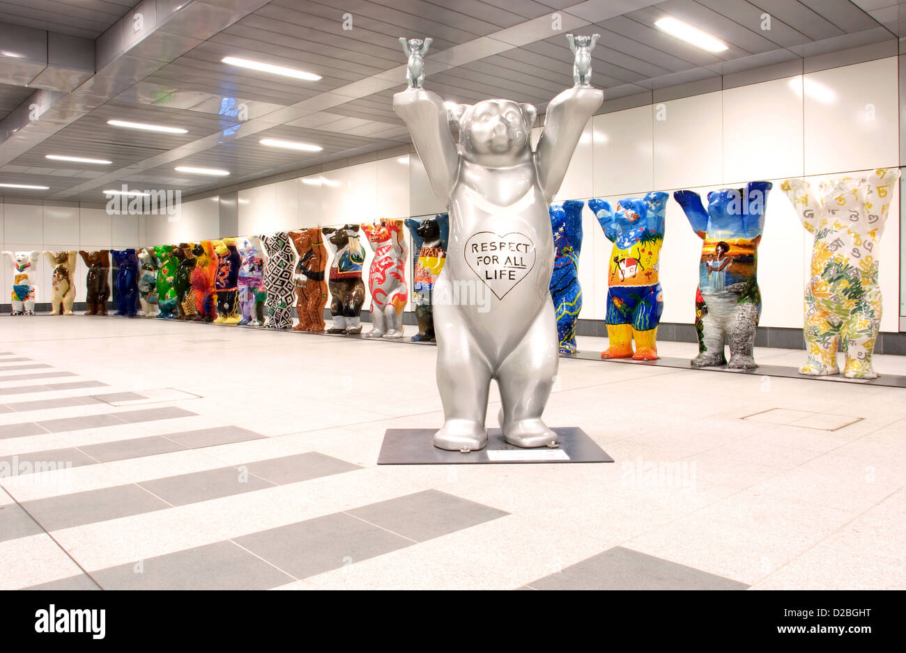 Berlin, Allemagne, Buddy Bears exposition dans le hall de la Berlin Hauptbahnhof Banque D'Images