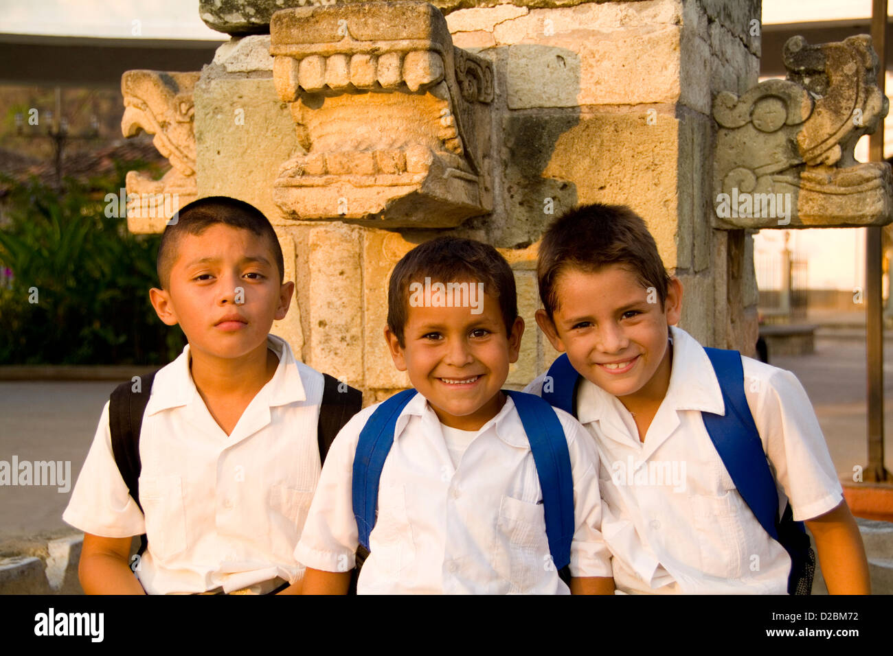 Portrait de trois écoliers du Honduras Banque D'Images