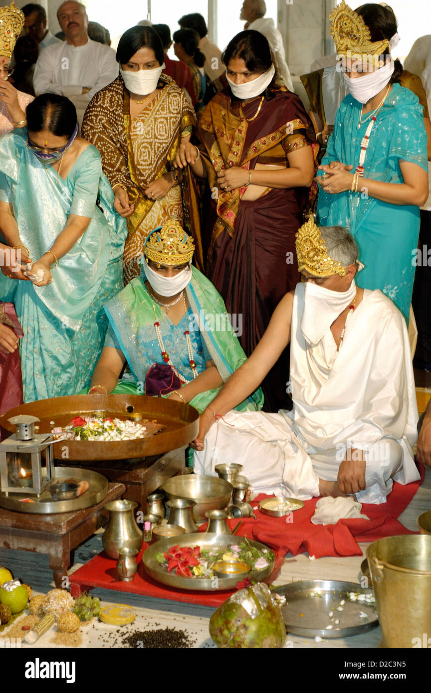 Prière spéciale offerte par la communauté religieuse Jain de l'Inde Banque D'Images