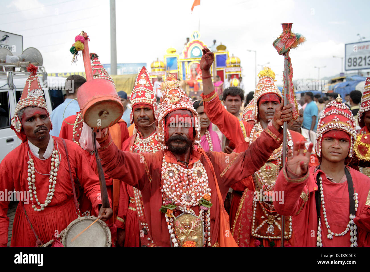 Gondhali Gondhali Shanghai District Performing Dance Durant Procession Déesse Amba Devi Kalwa Naka Tembhi Thane Maharashtra Banque D'Images