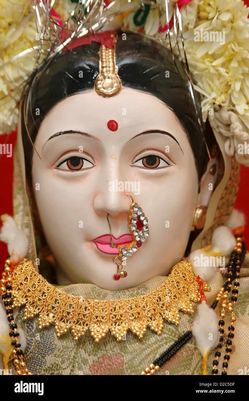Idole de la Déesse Gauri Au cours de Ganesh Ganpati Festival, Thane, Maharashtra, Inde Banque D'Images