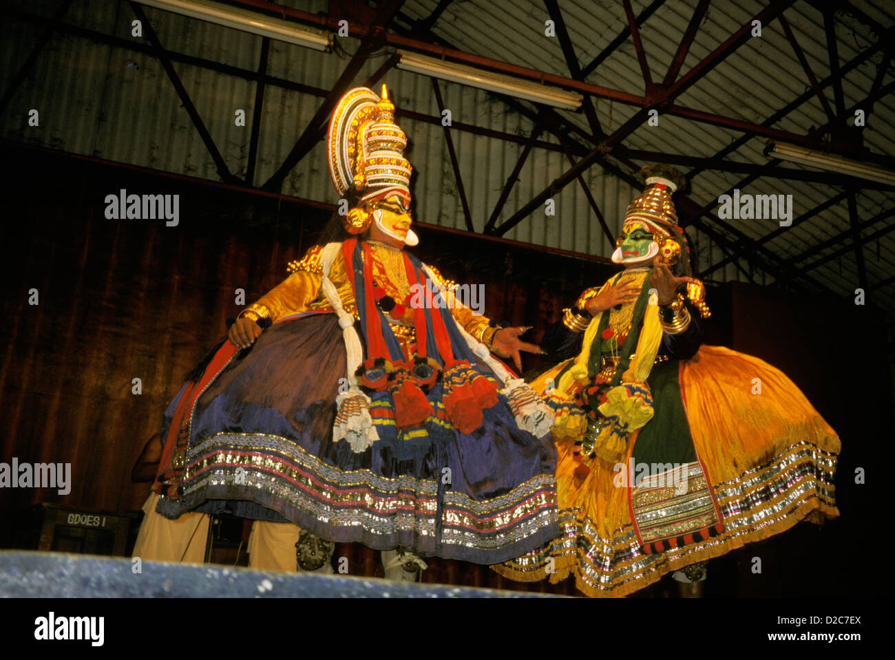 L'Inde. Performance classique représentant Krishna et son frère Balarama-Kalinka Banque D'Images