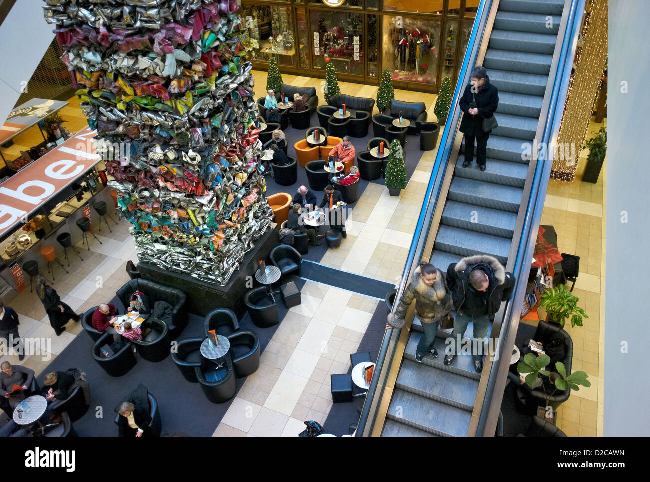 Berlin, Allemagne, centre commercial dans l'escalator trimestre 205 Banque D'Images