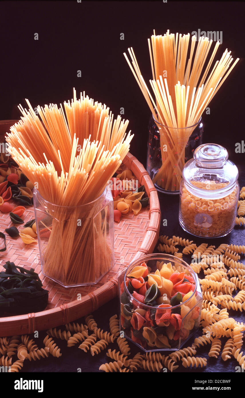Spaghettis et d'autres variétés de pâtes Banque D'Images