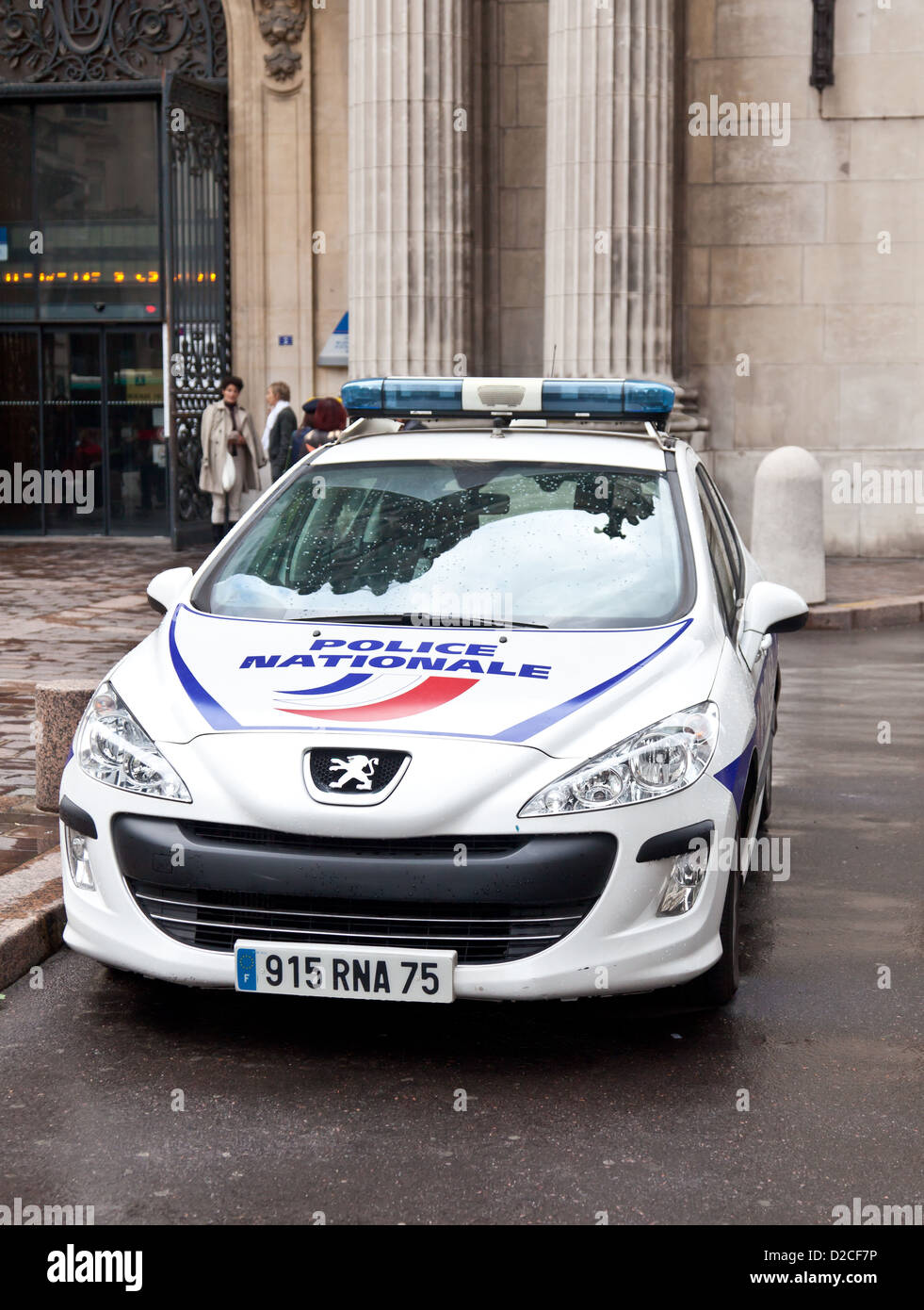 Renault une voiture de police de la Police Nationale, l'une des forces de police ; Bourse de la rue de Viarmes dans les halles du centre de Paris Banque D'Images