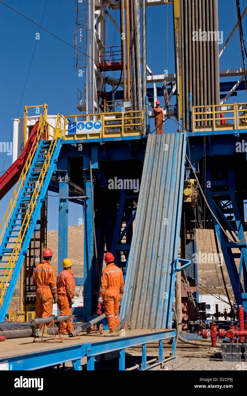 Exploration pétrolière et gazière en site. De fil outils de journalisation avant de soulever jusqu'à la plate-forme de forage-de-chaussée. Kurdistan Irak Banque D'Images