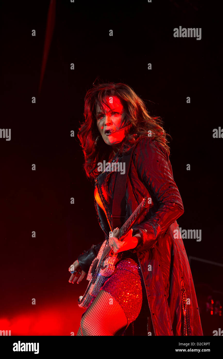 Marie Osmond en concert à l'O2 Arena au début de la tournée britannique avec son frère, Donny, n'est pas représenté ici. Banque D'Images