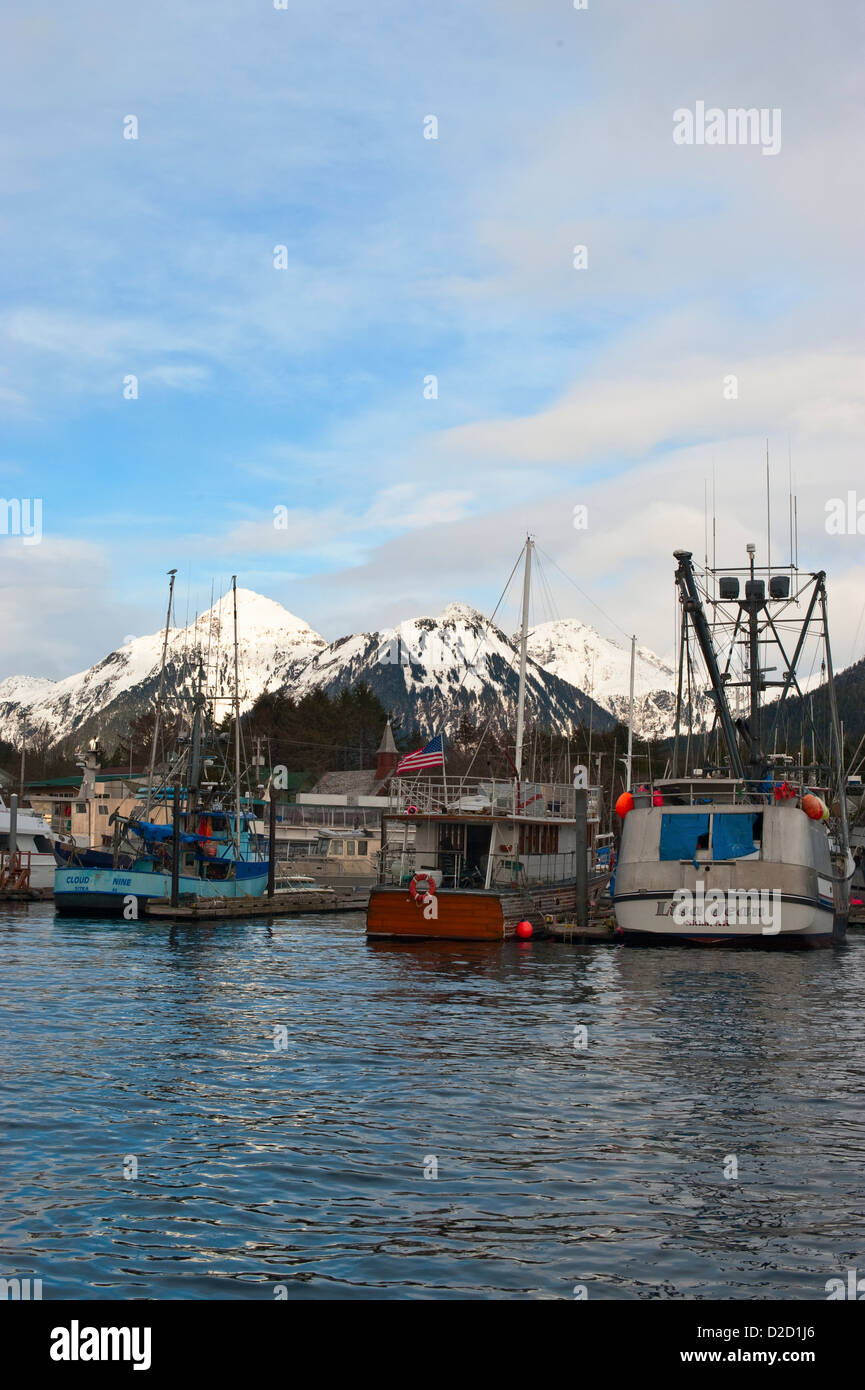 Bateaux de pêche dans le port de Crescent, Sitka, Alaska, USA Banque D'Images