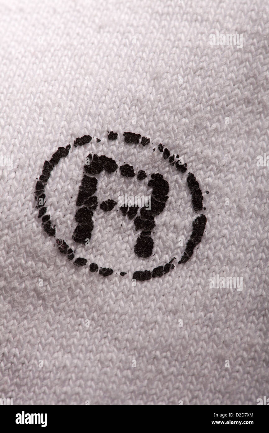 Lettre d'un logo sur T-shirt Banque D'Images