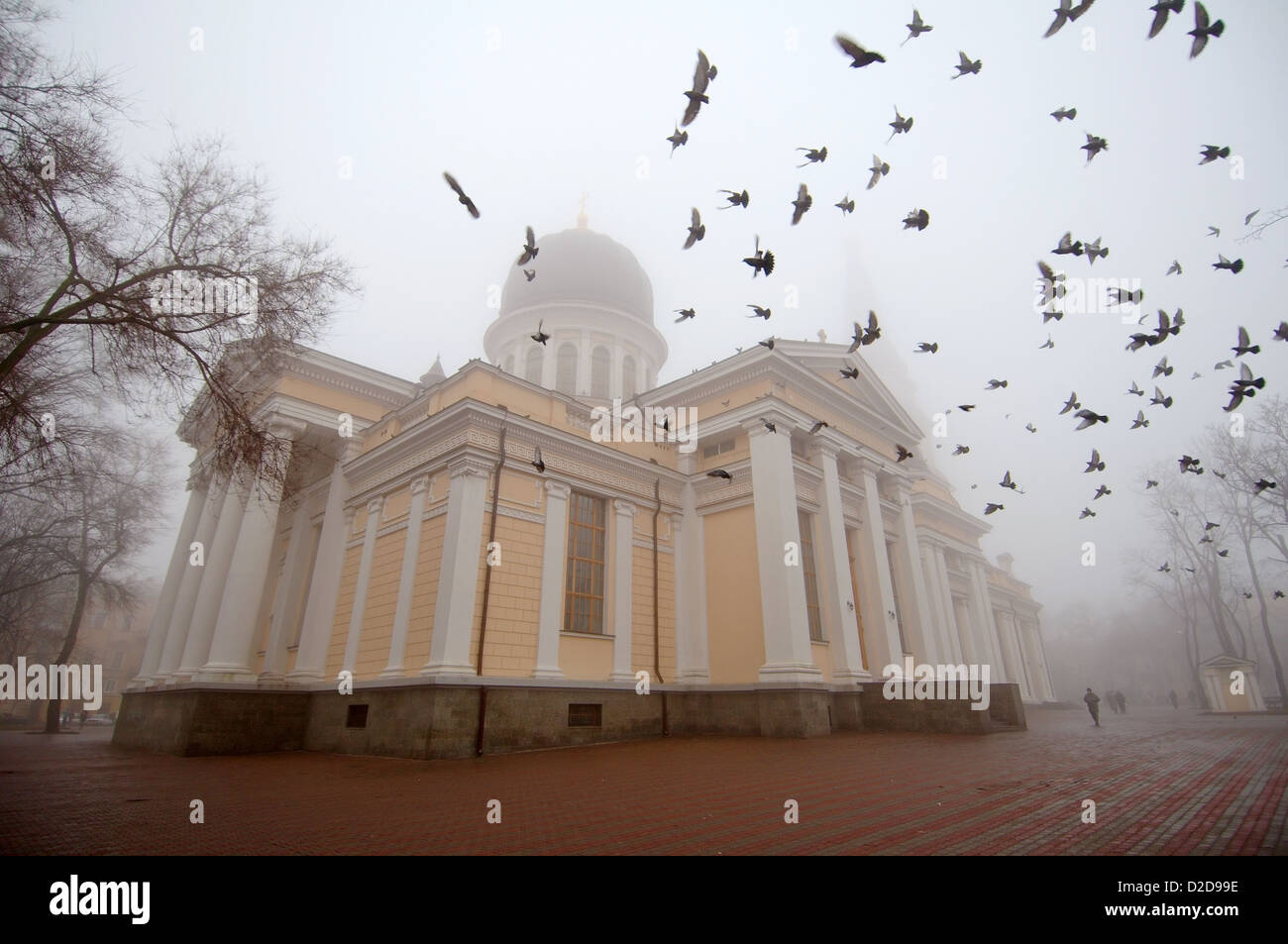 Cathédrale Orthodoxe d'Odessa ou Cathédrale Spaso-preobrajensky dans un brouillard, Odessa, Ukraine, Europe Banque D'Images
