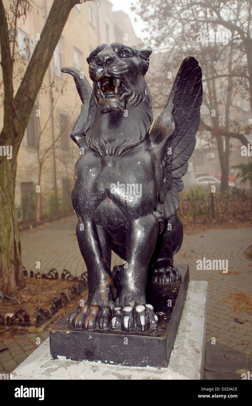 Sculpture du Lion de Saint Marc dans le brouillard, Odessa, Ukraine, Europe de l'Est Banque D'Images