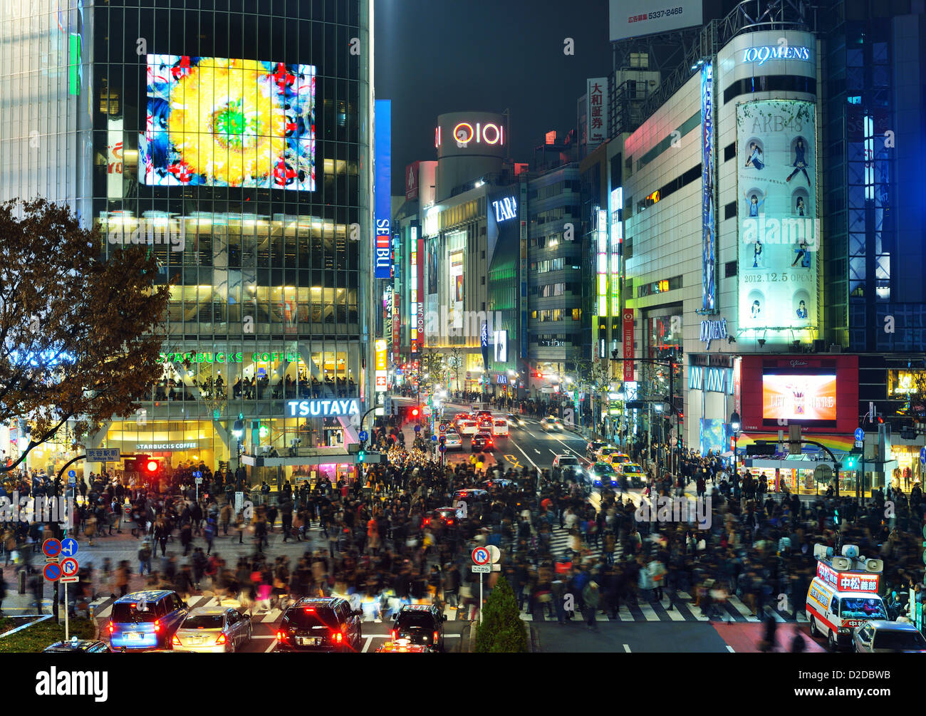 Les piétons au croisement de Shibuya à Tokyo, Japon. Banque D'Images