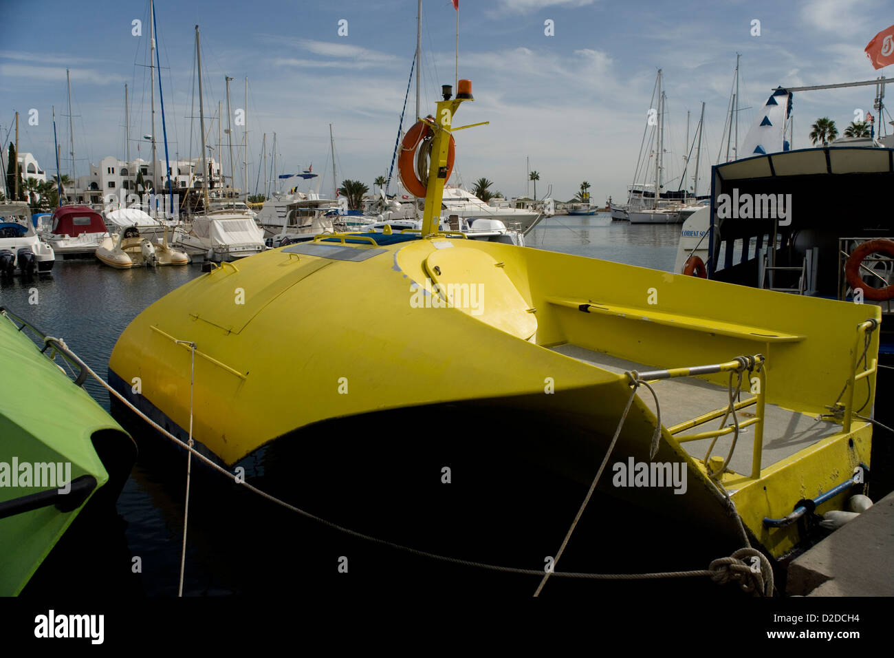 Bateau de tourisme sous-marin à Port El Kantaoui près de Sousse en Tunisie Banque D'Images