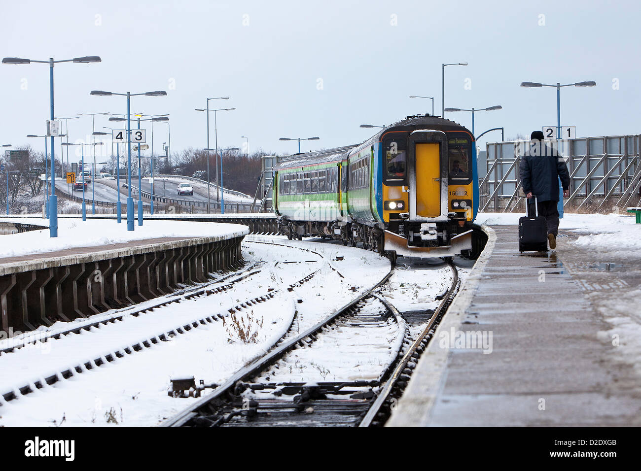 Great Yarmouth, au Royaume-Uni. Jan 21, 2013. En hiver, le train tire la station de Vauxhall à Great Yarmouth. Banque D'Images