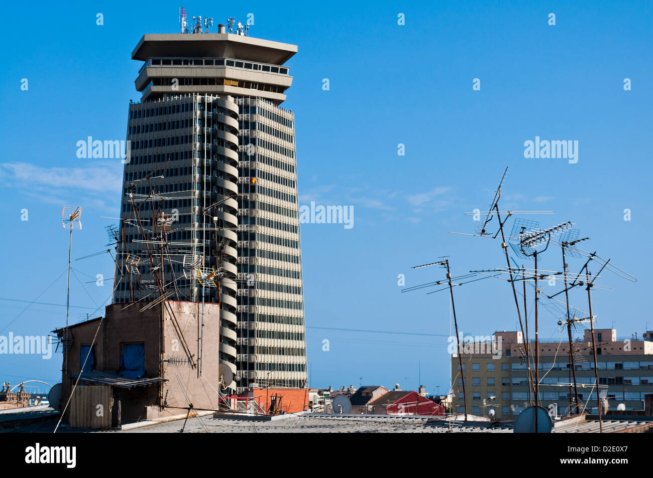 Antennes de télévision, toits de Barcelone Banque D'Images