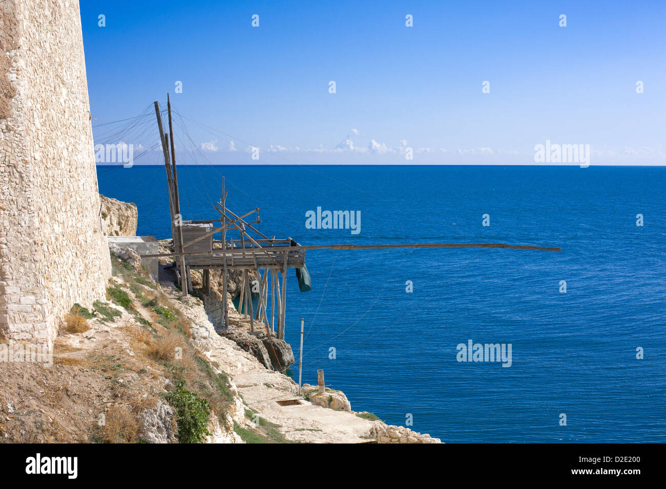 Trabucco sur Costa dei Trabocchi, Vieste, Gargano, Pouilles, Pouilles, Italie Banque D'Images