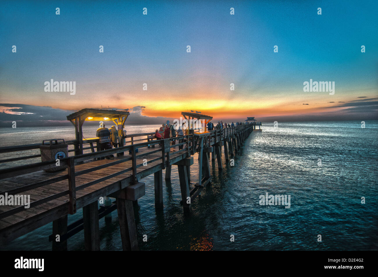 Naples de Naples, Floride peu après le coucher du soleil. Banque D'Images