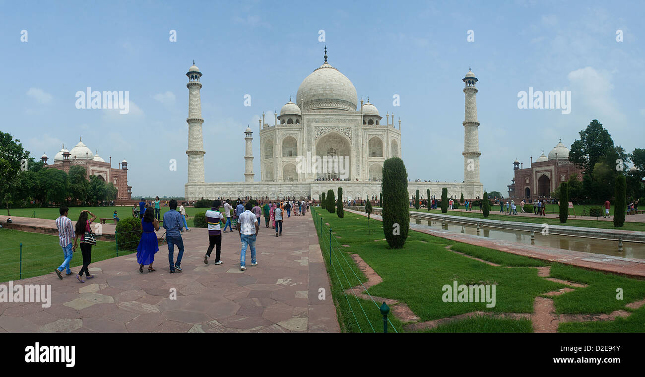 Vue panoramique de Taj Mahal à Agra en Inde. Banque D'Images