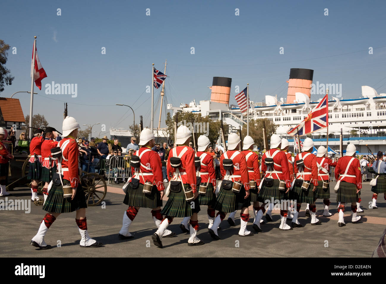 La grande parade des clans à l'Scotsfest clan gathering Festival écossais et du Queen Mary à Long Beach, CA Banque D'Images