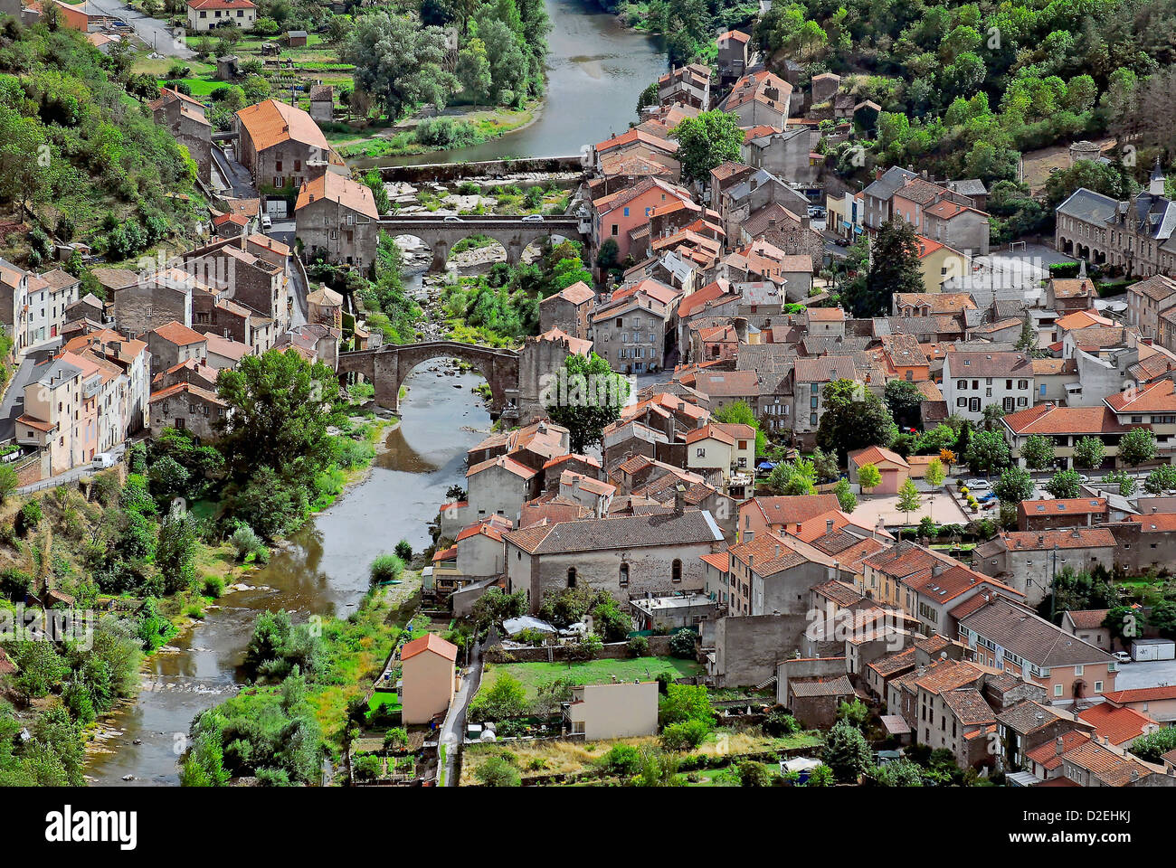 La France sur le rougier de Camarès le village Camarès . Vue aérienne Photo Stock Alamy