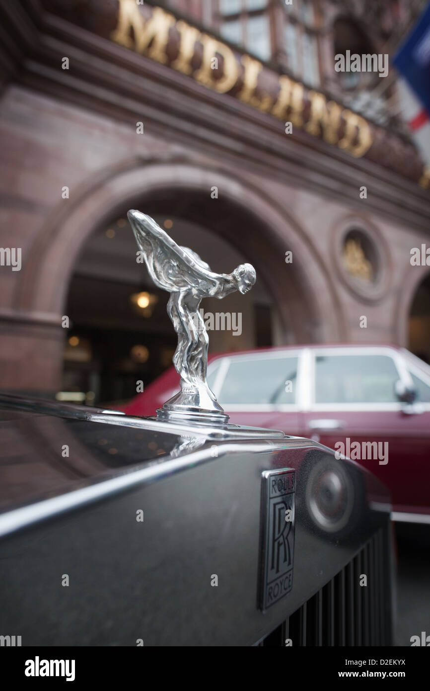 Rolls Royce voiture à l'extérieur Manchester Midland Hotel berceau de l'entreprise Banque D'Images