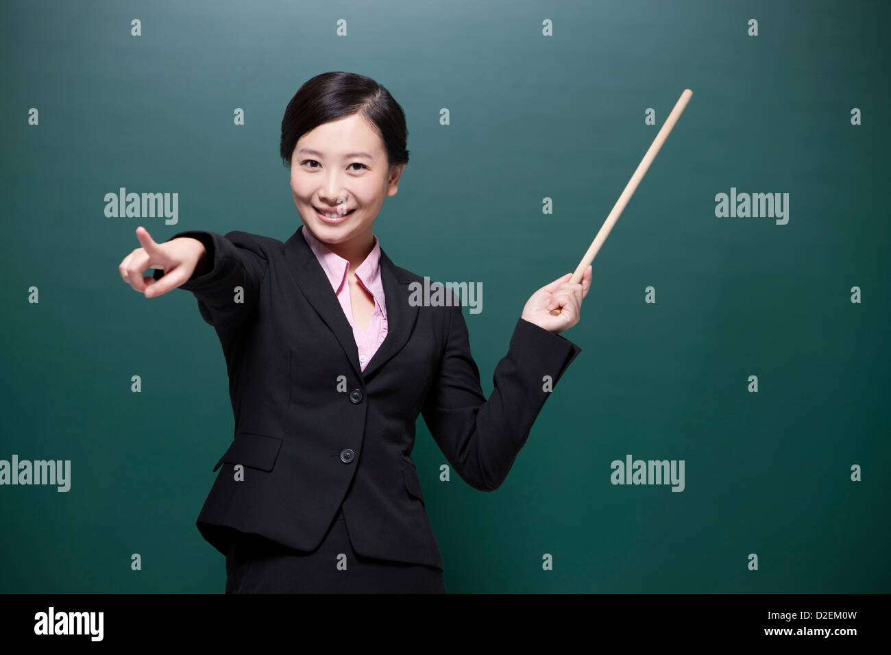 Cheerful male orientée vers l'avant en classe Banque D'Images