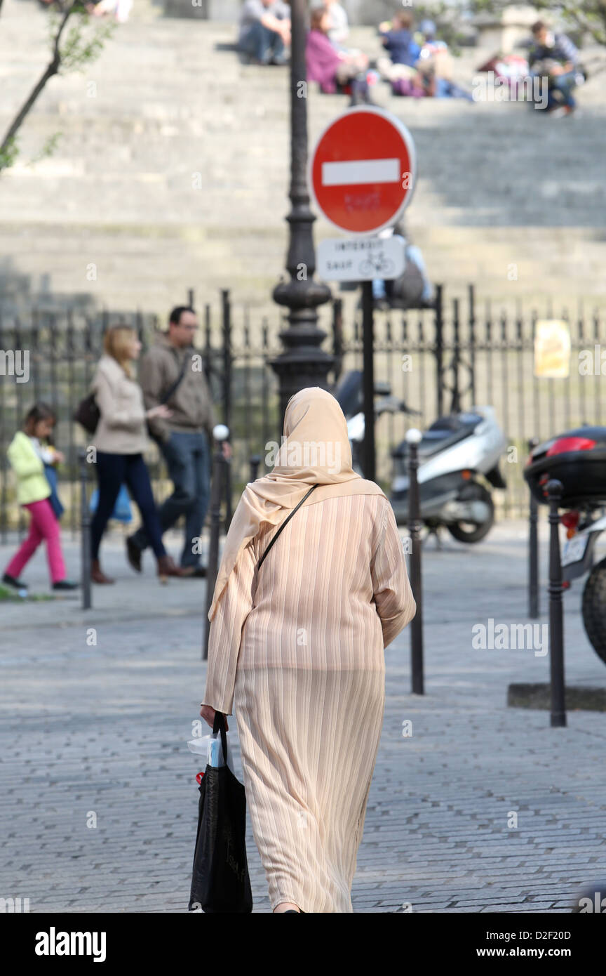 Femme musulmane. Paris. La France. Banque D'Images