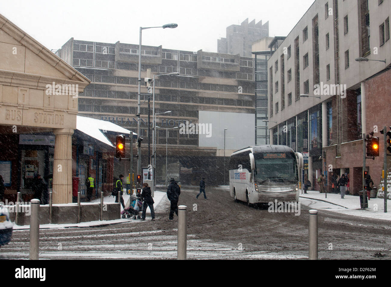 Fairfax Street par temps de neige, centre-ville de Coventry, Royaume-Uni Banque D'Images