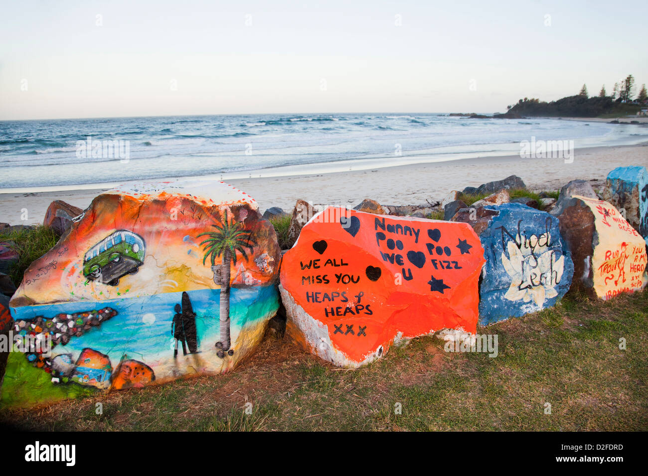 La mi-Côte Nord, Port Macquarie, graffiti art rock au mur dans l'embouchure de la rivière Hastings Banque D'Images