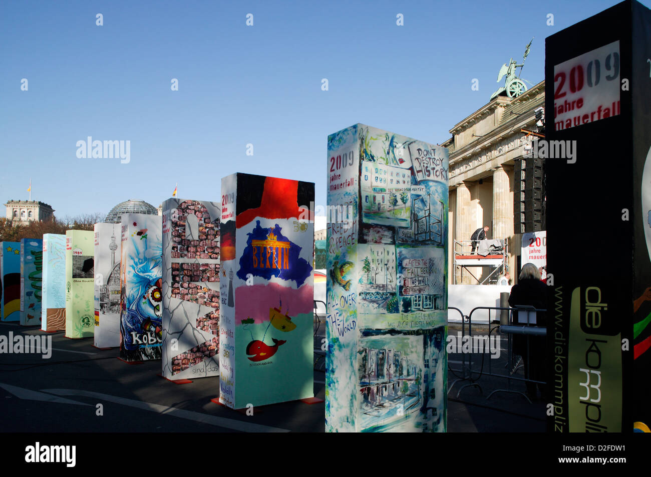 Berlin, Allemagne, des dominos symbolisant le Mur de Berlin Banque D'Images
