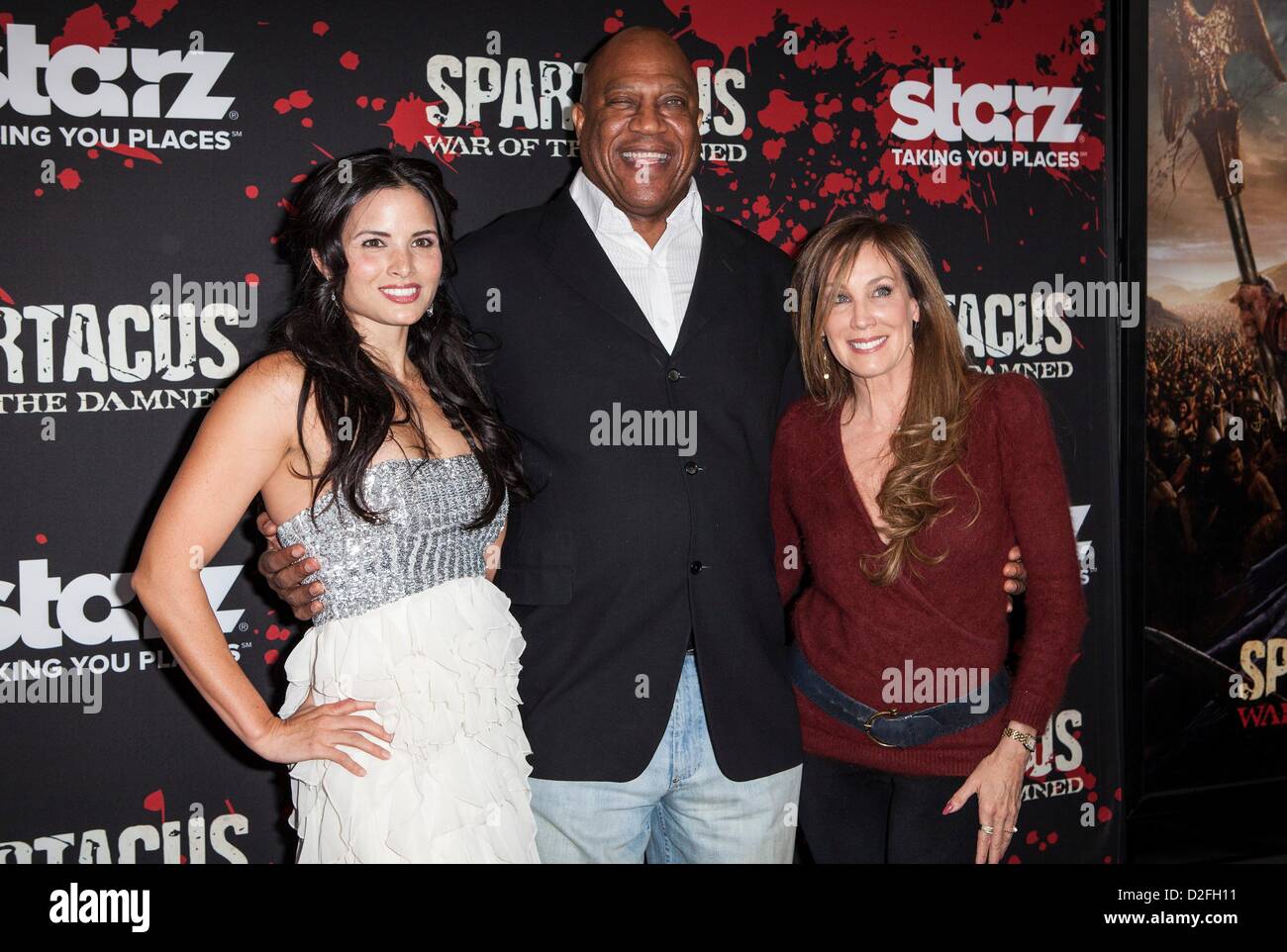 Katrina Law, Tommy 'Tiny' Lister aux arrivées de Spartacus : WAR OF THE DAMNED, Premiere Saison Regal Cinemas L.A. Vivre, Los Angeles, CA, 22 janvier 2013. Photo par : Emiley Schweich/Everett Collection/Alamy live news. Banque D'Images