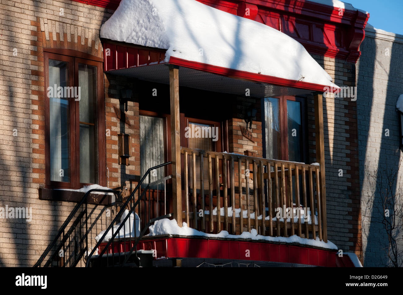 Balcon d'une maison couverte de neige Montréal Canada Banque D'Images