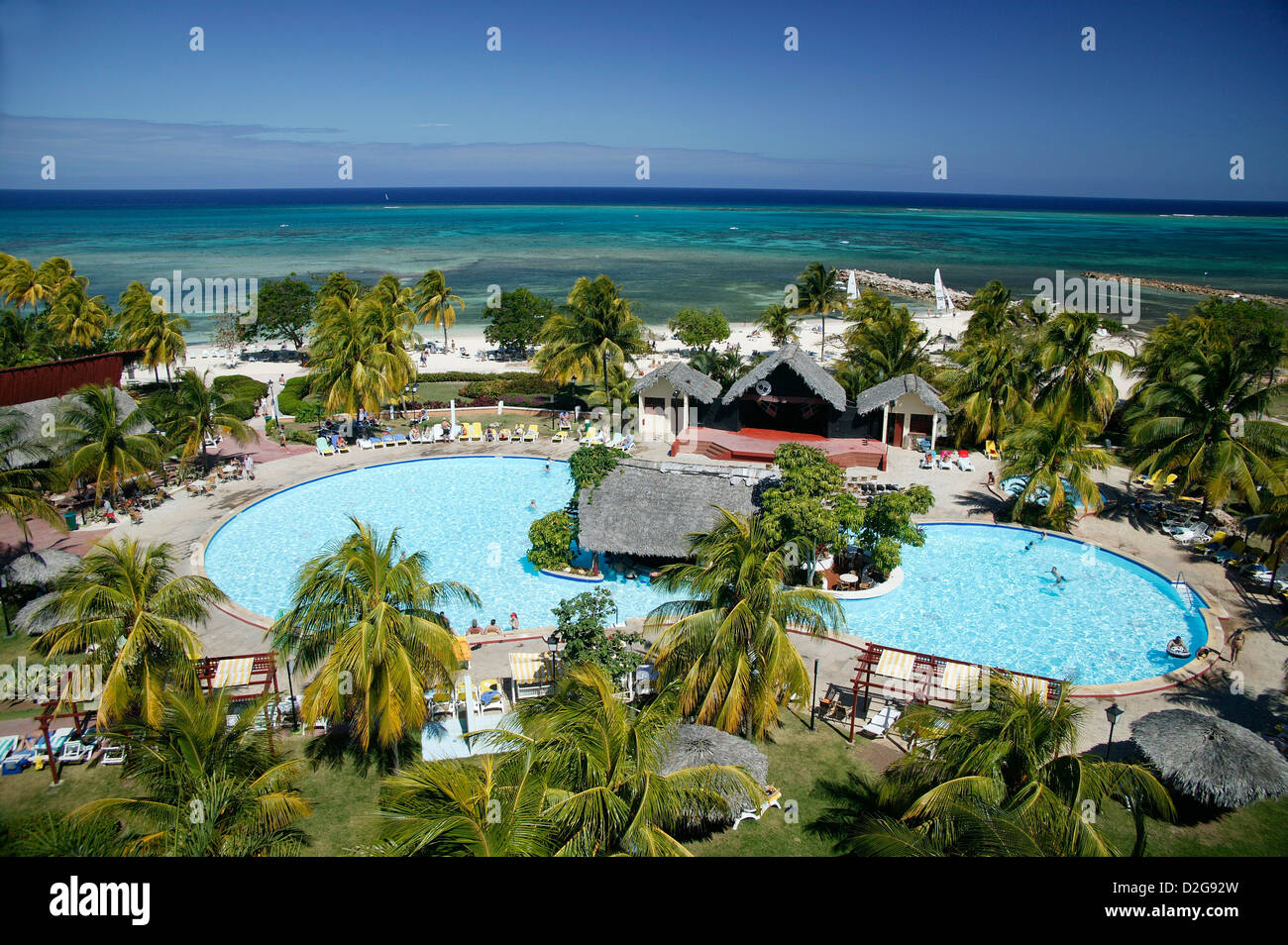 Hôtel au bord de la plage de Guardalavaca, Holguin, Cuba Photo Stock - Alamy