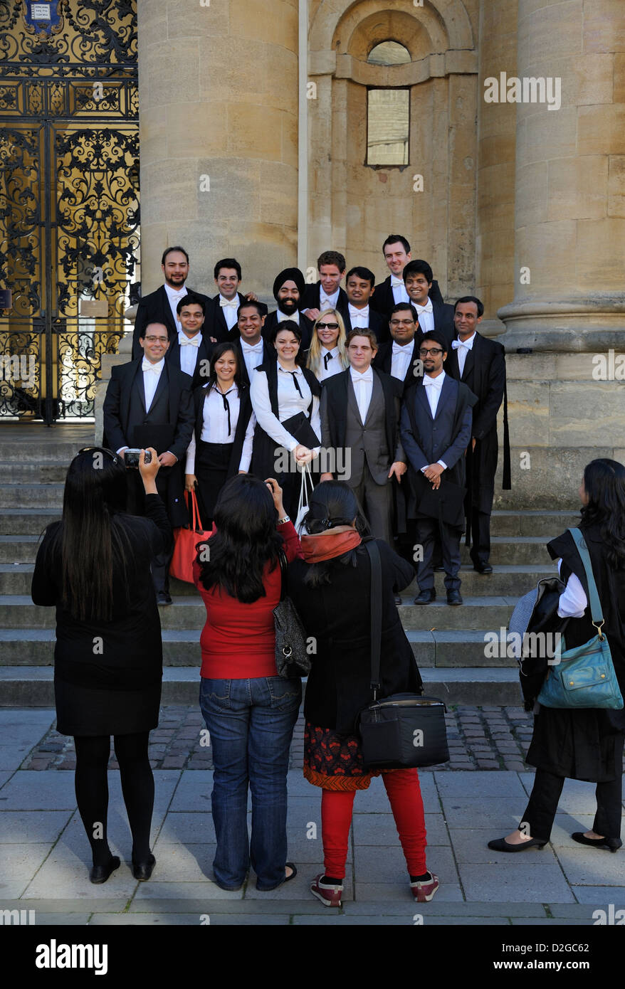 Après l'obtention du diplôme, les diplômés ! Banque D'Images