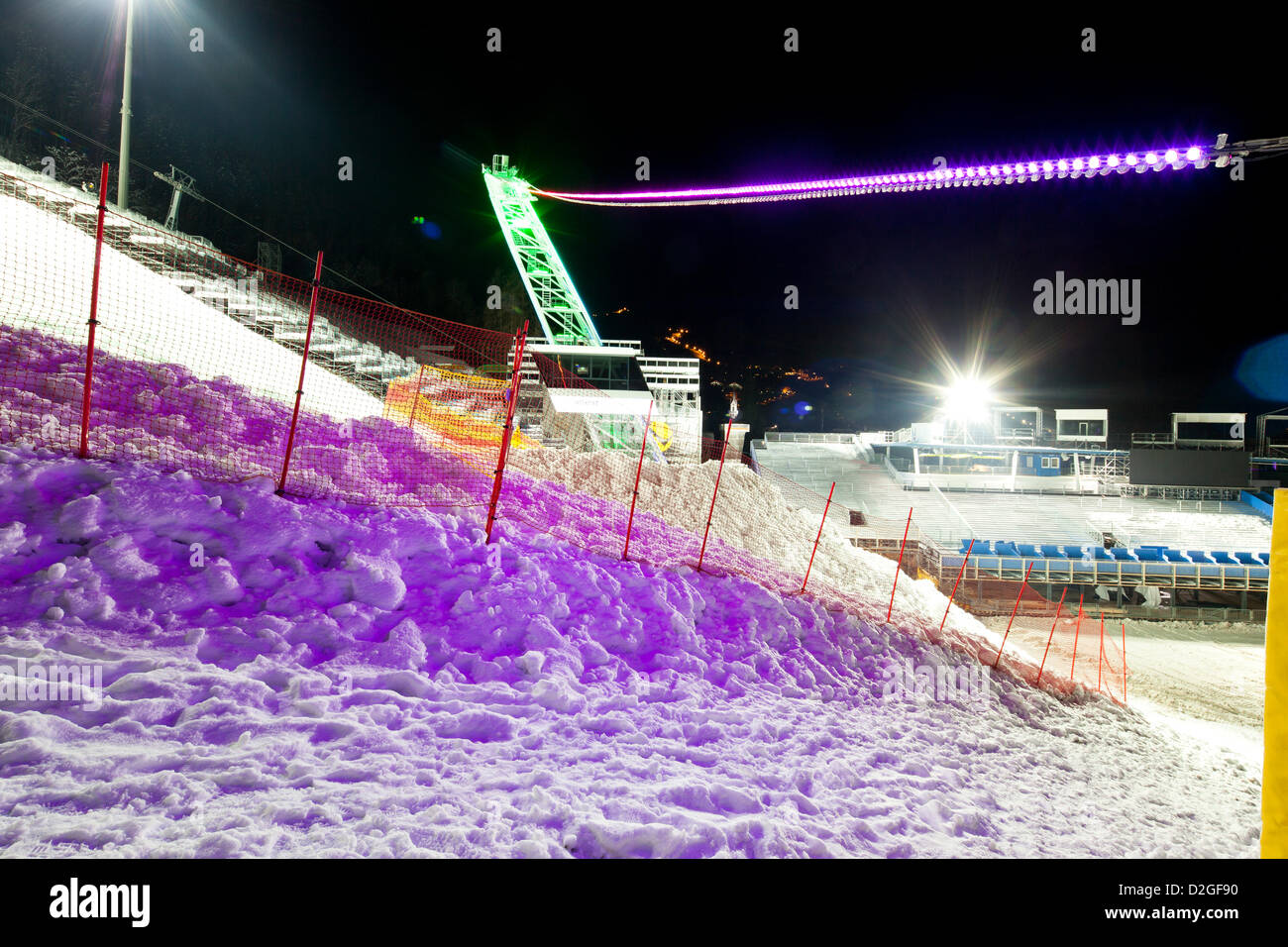 Le skygate au opérations préparatoires pour les Championnats du Monde de Ski Alpin FIS 2013 à Schladming, Styrie, Autriche, le mercredi, Janvier 23, 2013. Banque D'Images