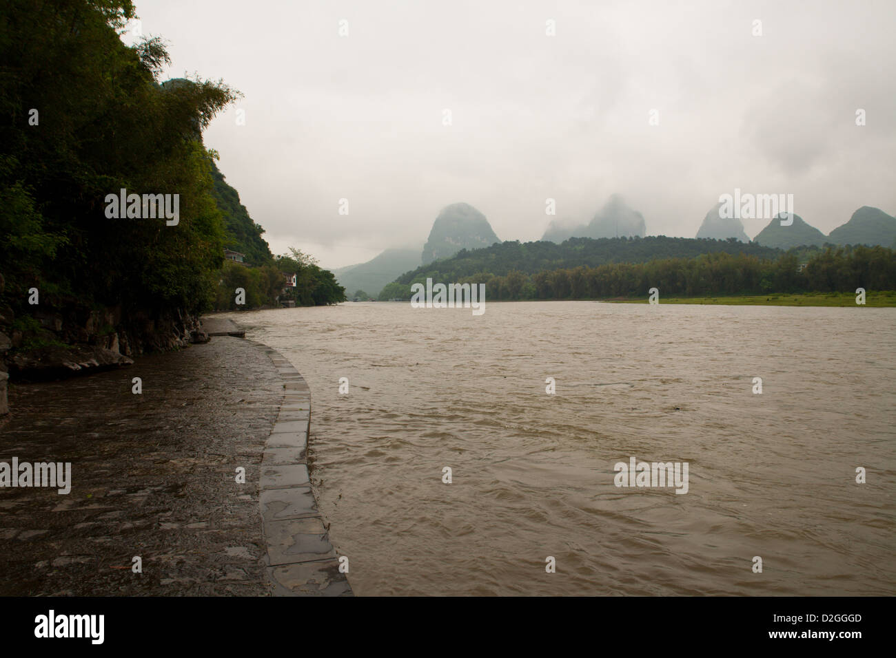 La rivière Li à Yangshuo, dans le sud de la Chine. Banque D'Images